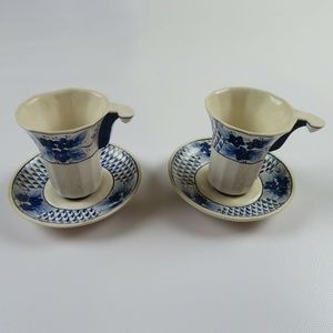 Handpainted Vtg 2 cups and 2 saucers blue